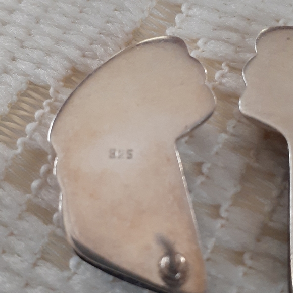 925 Sterling Silver Stud Earrings - Picture 4 of 7